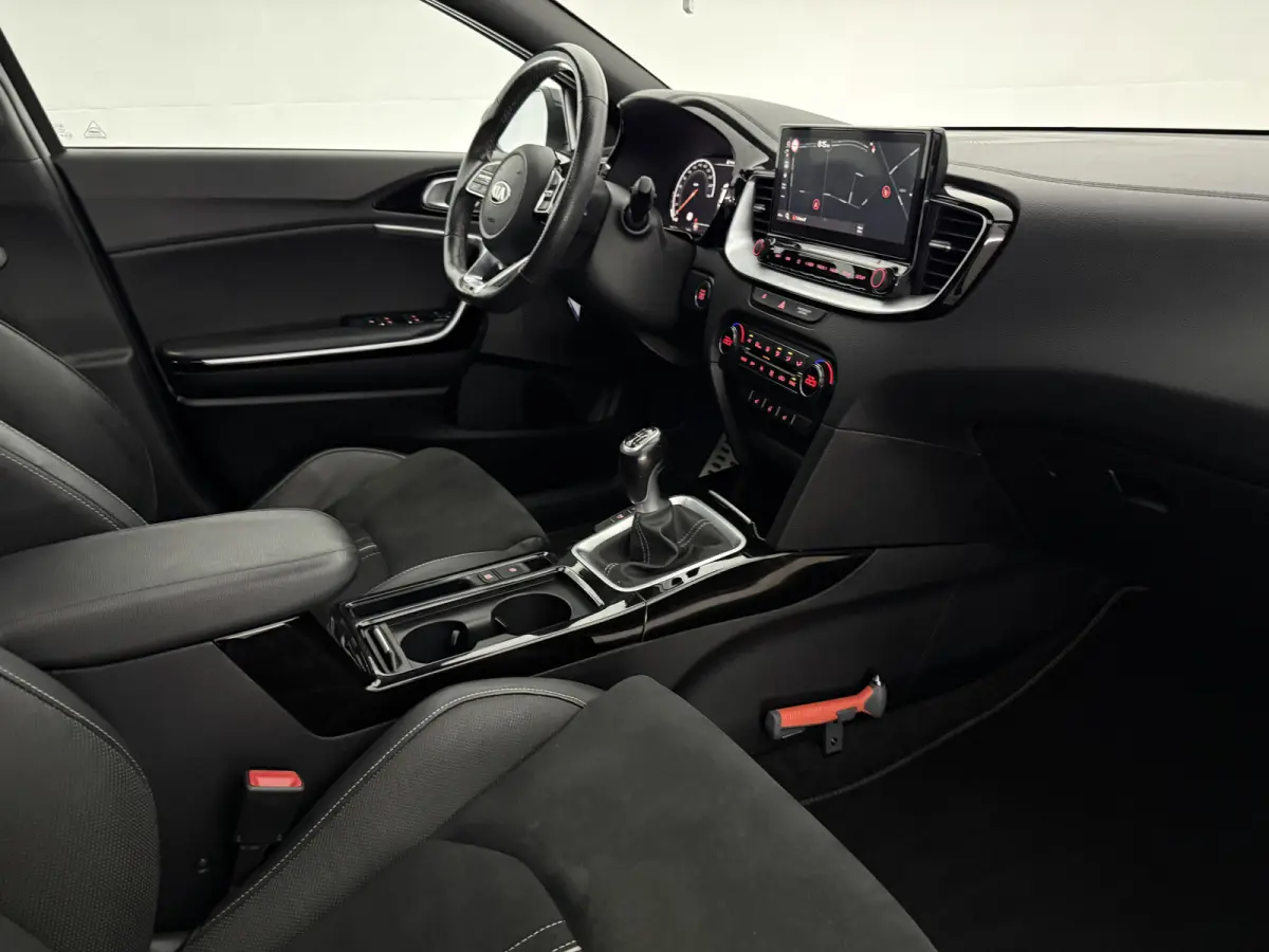 1.0 T-GDi GT-Line | Pano | Virtual | Camera | Carplay | Clima | Winterpack | NAP