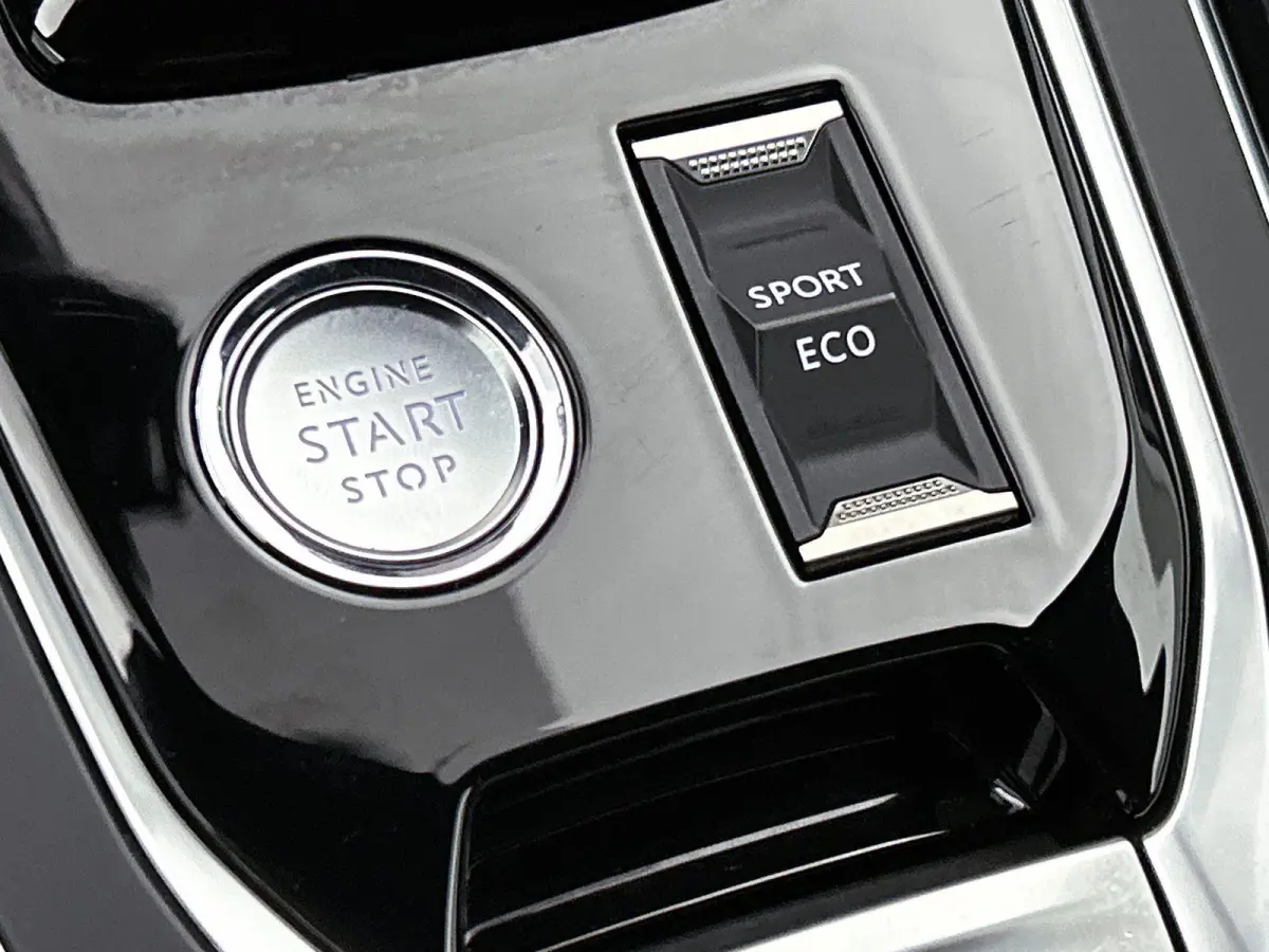Blue Lease GT 130pk Automaat | Navigatie | Achteruitrijcamera | Full LED koplampen | Adaptieve Cruise Control | Keyless | Sportstoelen Leder/Alcantara verwarmd+massage | Climate Control | Pa