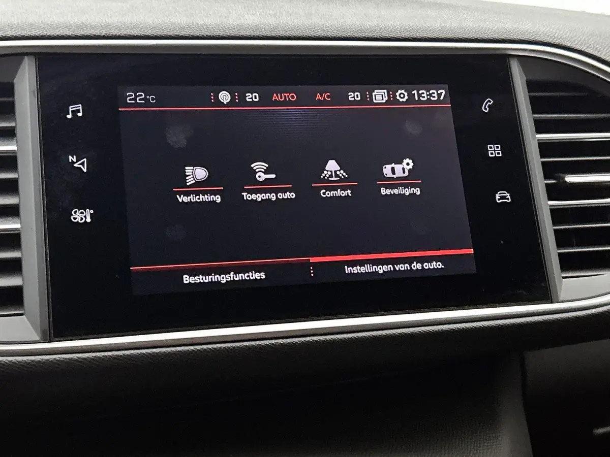 Blue Lease GT 130pk Automaat | Navigatie | Achteruitrijcamera | Full LED koplampen | Adaptieve Cruise Control | Keyless | Sportstoelen Leder/Alcantara verwarmd+massage | Climate Control | Pa