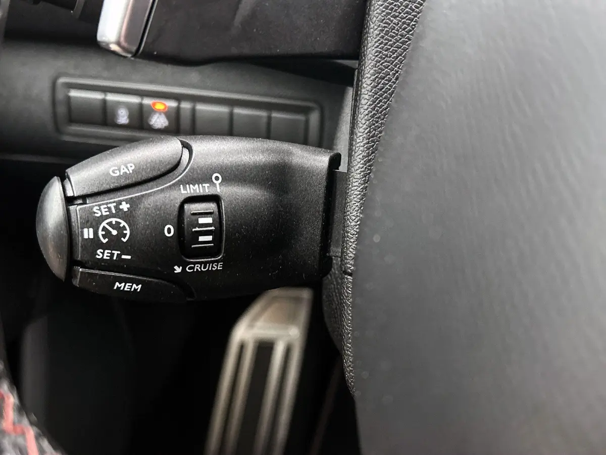 Blue Lease GT 130pk Automaat | Navigatie | Achteruitrijcamera | Full LED koplampen | Adaptieve Cruise Control | Keyless | Sportstoelen Leder/Alcantara verwarmd+massage | Climate Control | Pa