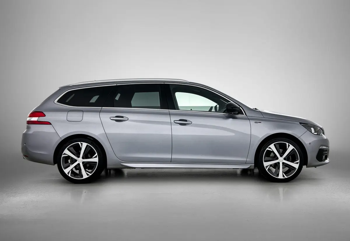 Blue Lease GT 130pk Automaat | Navigatie | Achteruitrijcamera | Full LED koplampen | Adaptieve Cruise Control | Keyless | Sportstoelen Leder/Alcantara verwarmd+massage | Climate Control | Pa