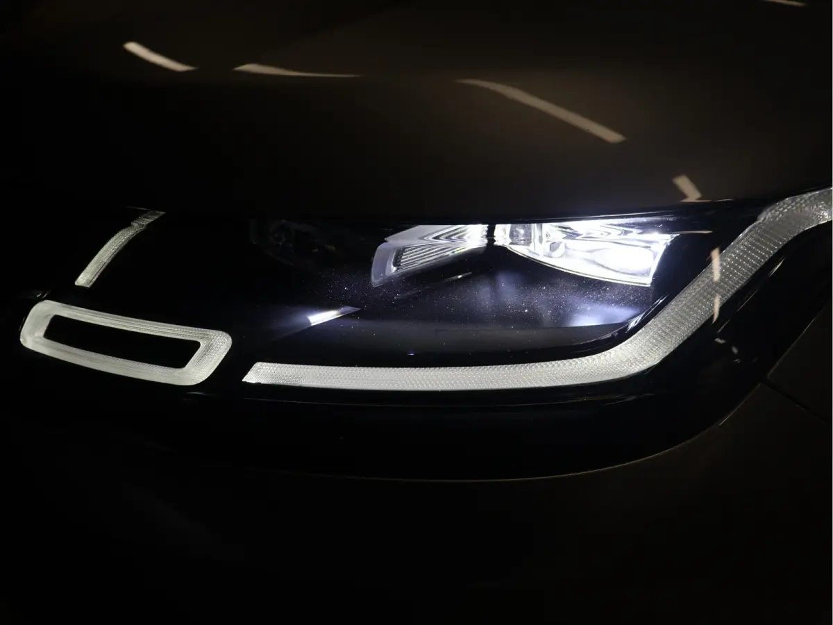 2.0 I4 Turbo AWD SE [SCHUIFKANTELDAK, APPLE CARPLAY, ANDROID, MERIDIAN SURROUND SOUND SYSTEM, STOELVERWARMING, MEMORY SEATS, CRUISE CONTROL, DIGITAL DASH, HEADUP DISPLAY, CAMERA, LEDER, ELEK