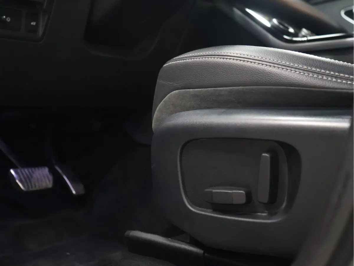 2.0 I4 Turbo AWD SE [SCHUIFKANTELDAK, APPLE CARPLAY, ANDROID, MERIDIAN SURROUND SOUND SYSTEM, STOELVERWARMING, MEMORY SEATS, CRUISE CONTROL, DIGITAL DASH, HEADUP DISPLAY, CAMERA, LEDER, ELEK