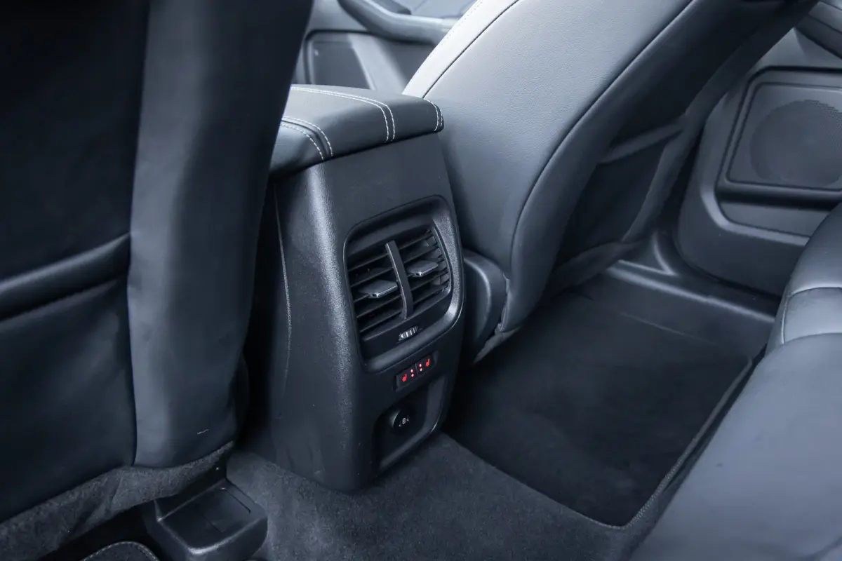 2.5 PHEV Vignale | Pano | Trekhaak | Leder | Memory | B&O | Head-up | Cruise adaptief | Stuur/stoel/voorruit verwarming | Camera | Achteruitrijcamera | Apple Carplay/Android Auto|telefoonint
