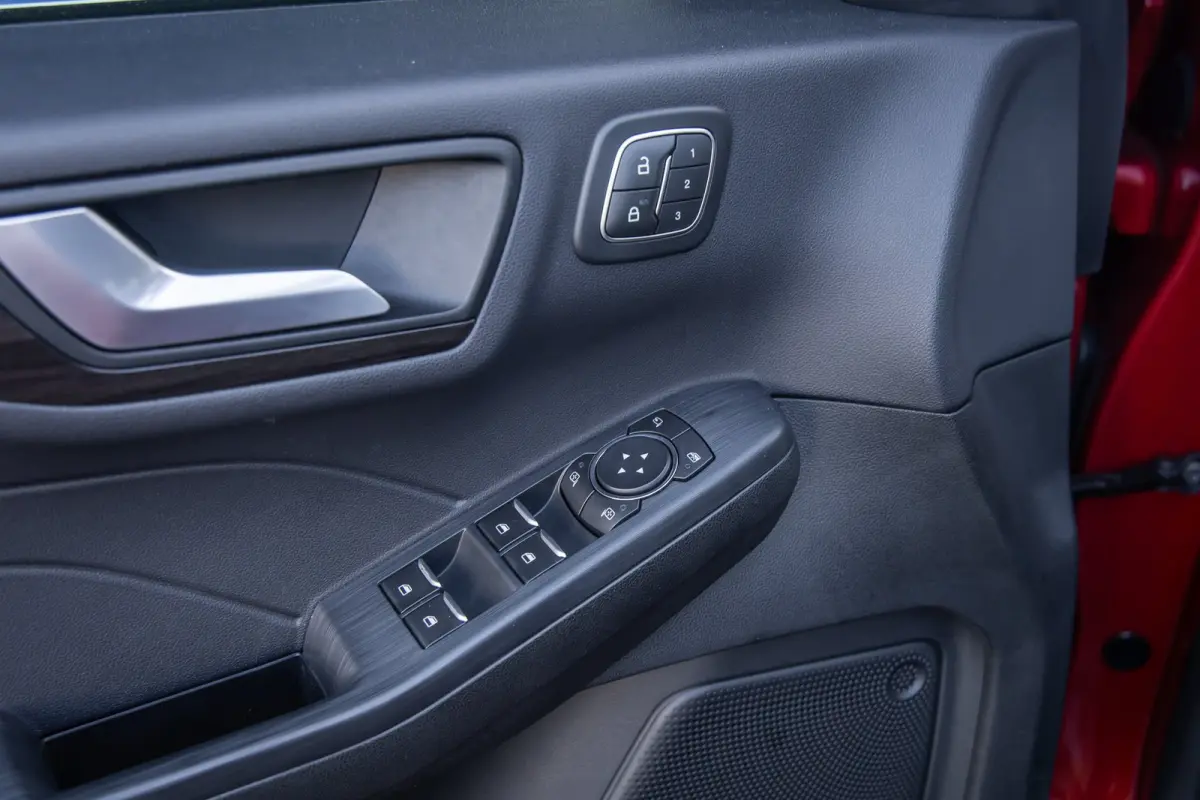 2.5 PHEV Vignale | Pano | Trekhaak | Leder | Memory | B&O | Head-up | Cruise adaptief | Stuur/stoel/voorruit verwarming | Camera | Achteruitrijcamera | Apple Carplay/Android Auto|telefoonint