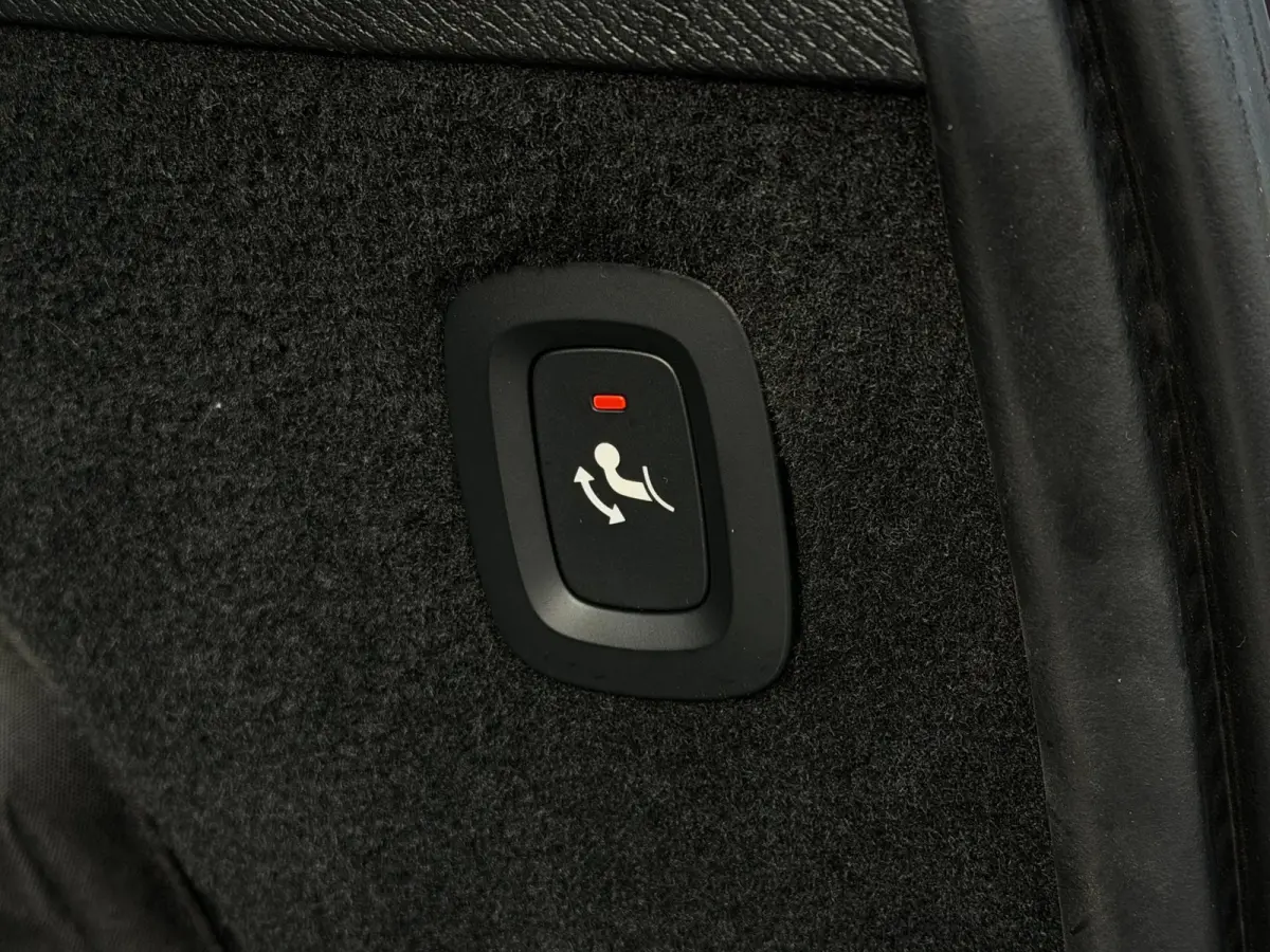 2.0 T8 Recharge AWD | Pilot Assist | Trekhaak | Camera | Dodehoek | Carplay