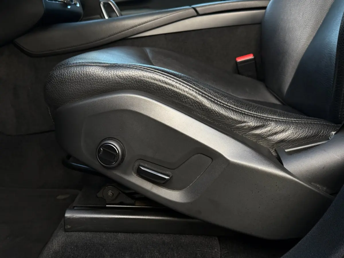 2.0 T8 Recharge AWD | Pilot Assist | Trekhaak | Camera | Dodehoek | Carplay