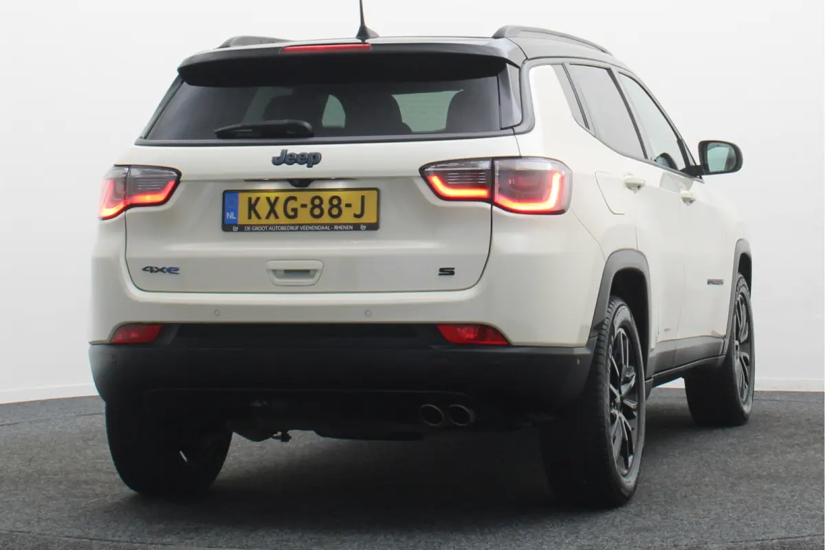 4xe 240 Plug-in Hybrid S
