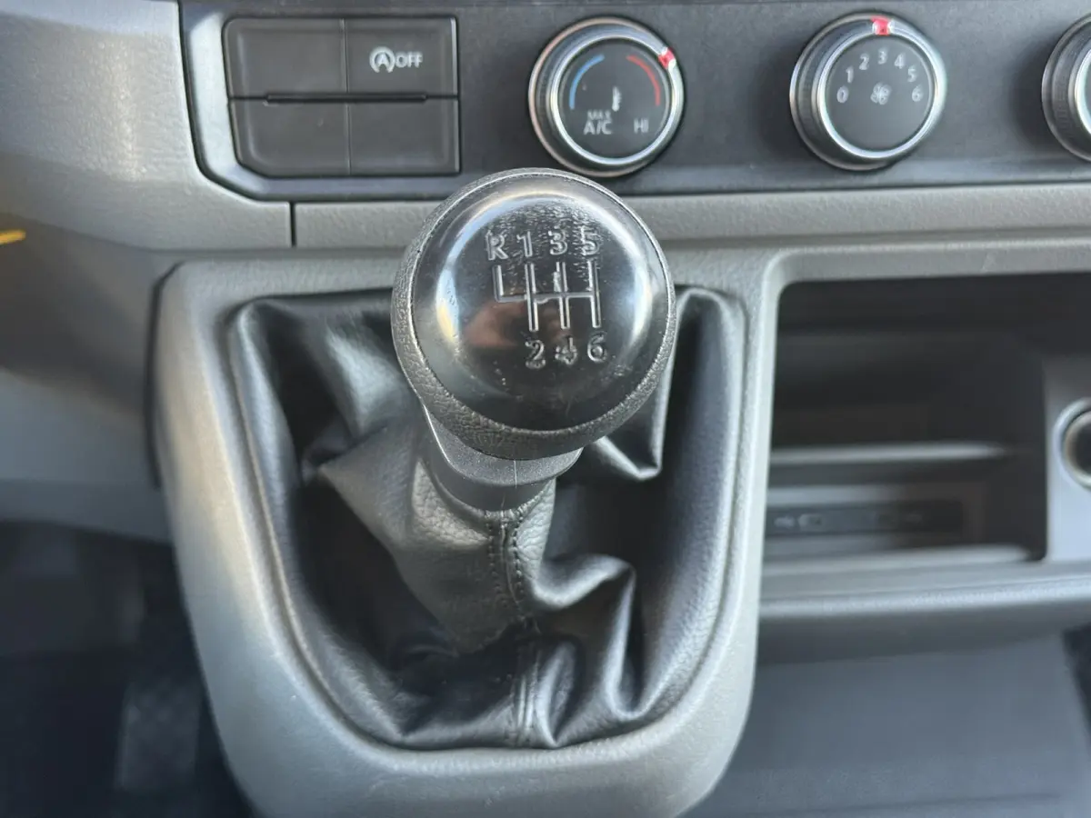 35 2.0 TDI L3 DC Trendline Trekhaak 2800kg Trekgewicht Airco Cruise Carplay laadbak 2.700X 2.030