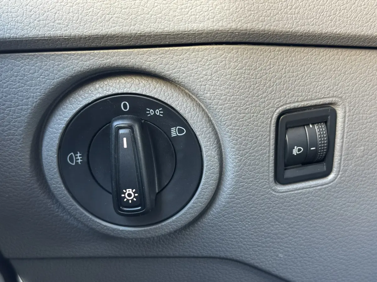 35 2.0 TDI L3 DC Trendline Trekhaak 2800kg Trekgewicht Airco Cruise Carplay laadbak 2.700X 2.030