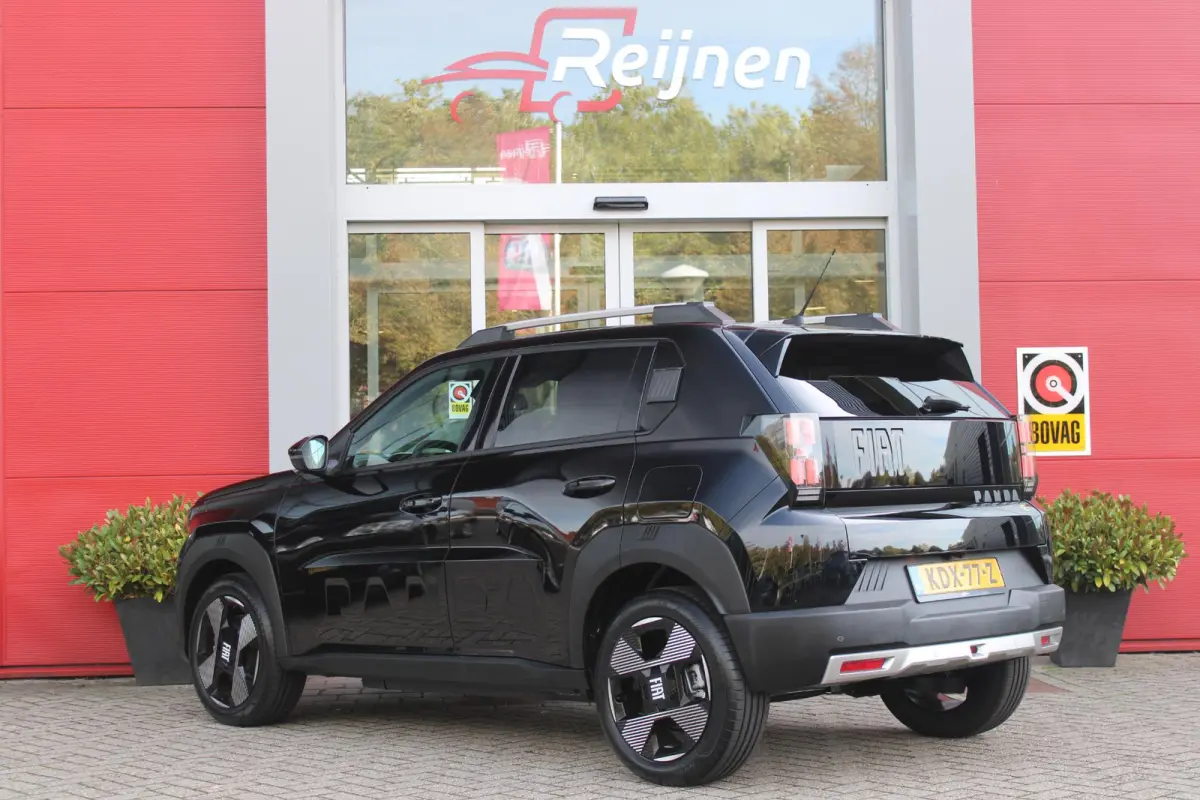 LA PRIMA 11 kW 44 kWh | WINTER PACK: (VERWARMBARE VOORSTOELEN, VERWARMBAAR STUURWIEL, VERWARMBARE VOORRUIT) | 17" LICHTMETALEN VELGEN "GLOSSY BLACK" | ELEKTRISCH INKLAPBARE BUITENSPIEGELS | 