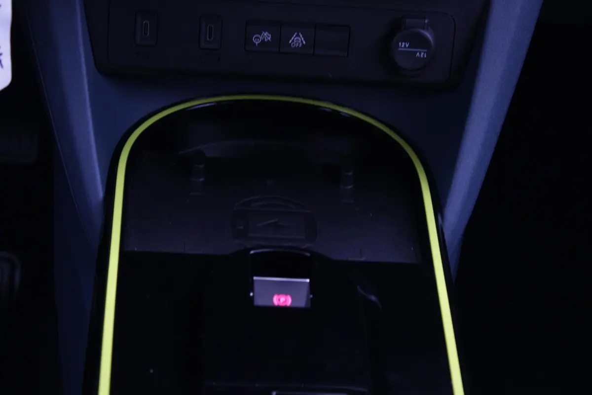 LA PRIMA 11 kW 44 kWh | WINTER PACK: (VERWARMBARE VOORSTOELEN, VERWARMBAAR STUURWIEL, VERWARMBARE VOORRUIT) | 17" LICHTMETALEN VELGEN "GLOSSY BLACK" | ELEKTRISCH INKLAPBARE BUITENSPIEGELS | 