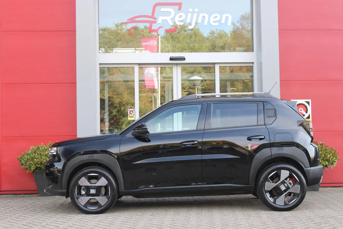 LA PRIMA 11 kW 44 kWh | WINTER PACK: (VERWARMBARE VOORSTOELEN, VERWARMBAAR STUURWIEL, VERWARMBARE VOORRUIT) | 17" LICHTMETALEN VELGEN "GLOSSY BLACK" | ELEKTRISCH INKLAPBARE BUITENSPIEGELS | 