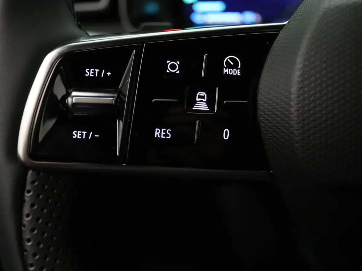 comfort range iconic 52 kWh Apple Carplay/Android Auto | Climate