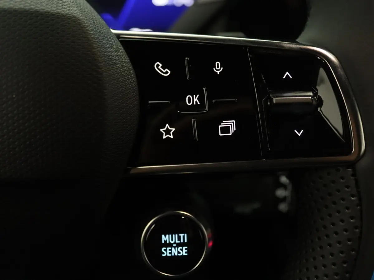 comfort range iconic 52 kWh Apple Carplay/Android Auto | Climate