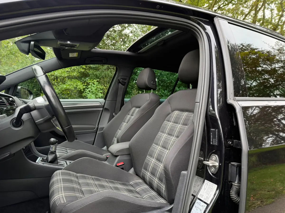 2.0 TDI GTD | " 92.000 " KM + Pano + Keyless Nu € 18.750,- !!!