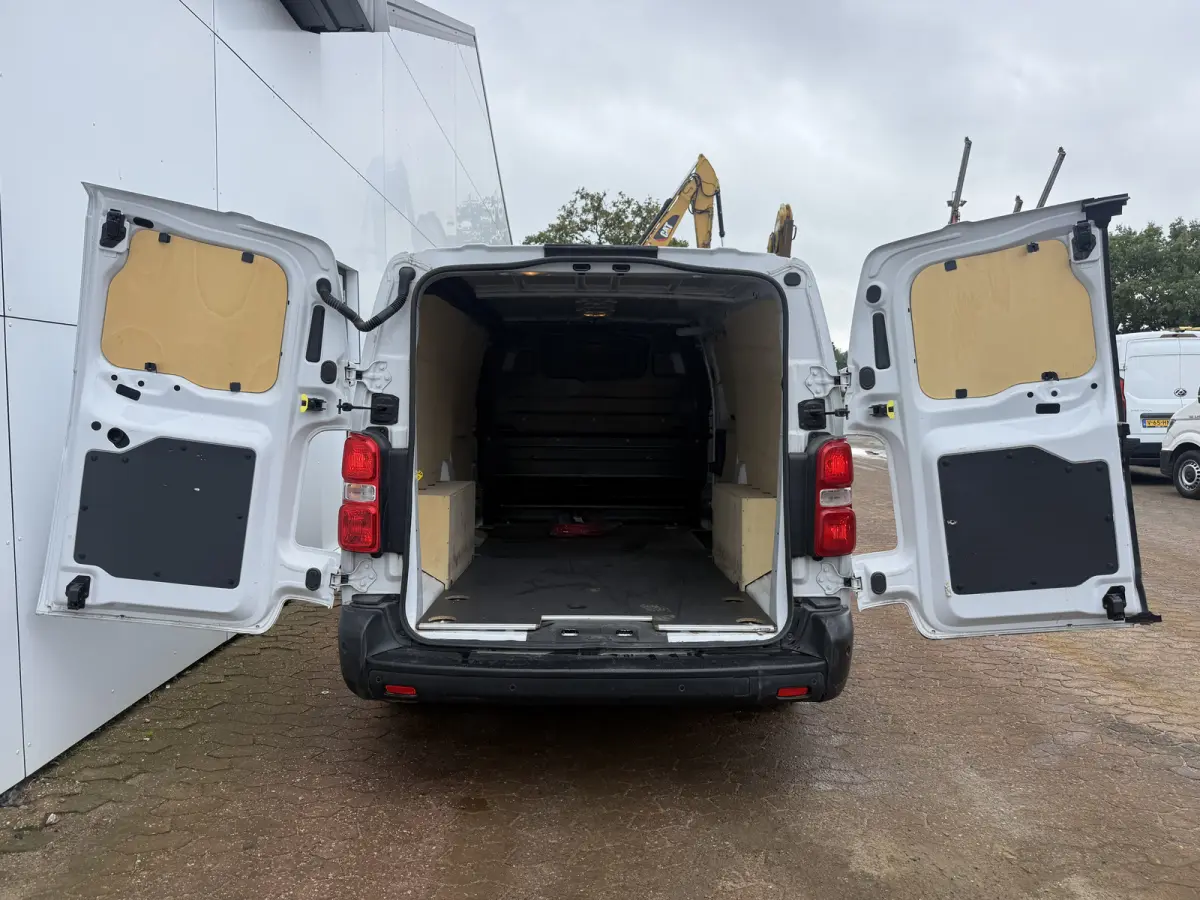 e-Vivaro 75kWh 136PK