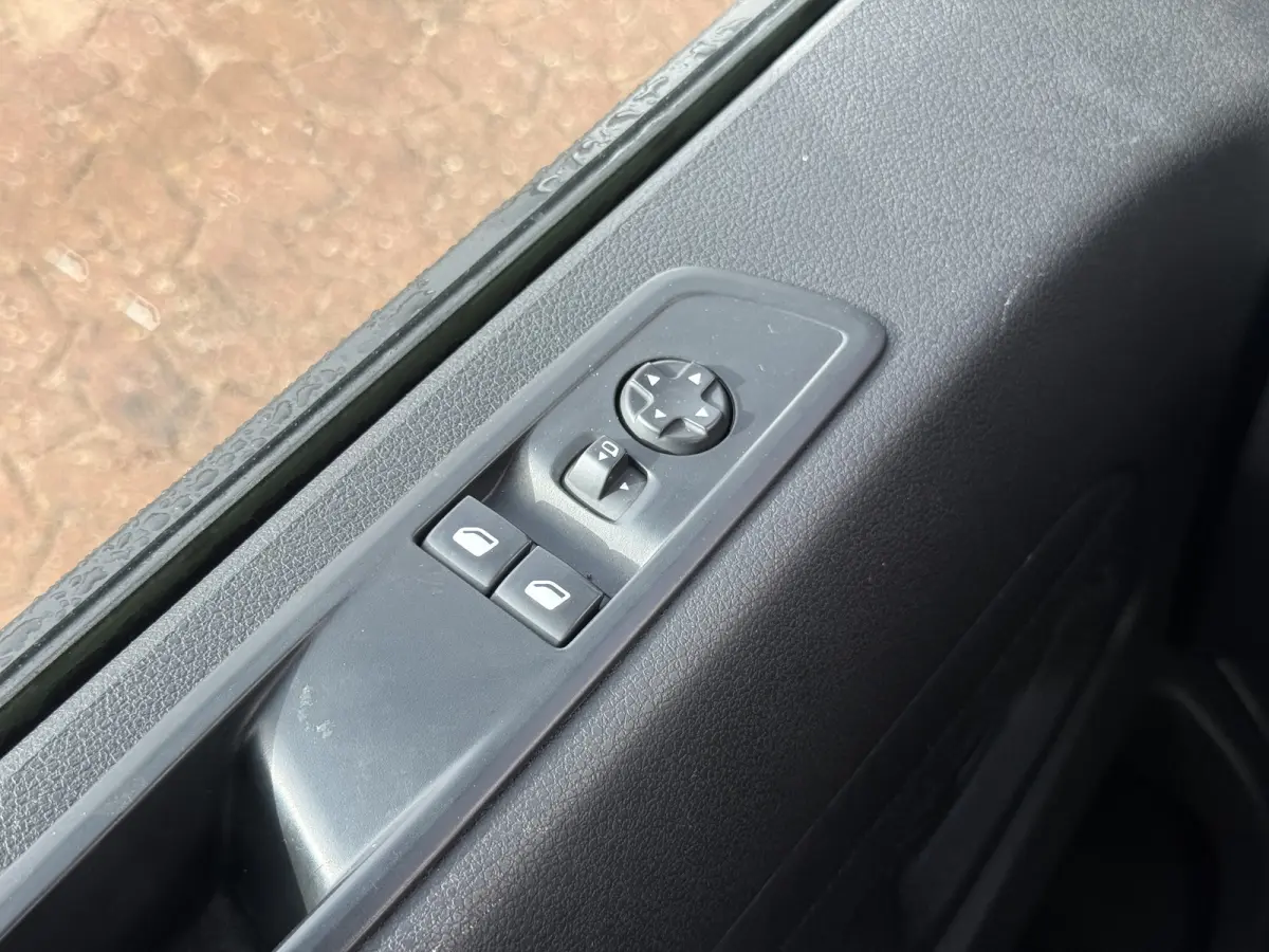 e-Vivaro 75kWh 136PK