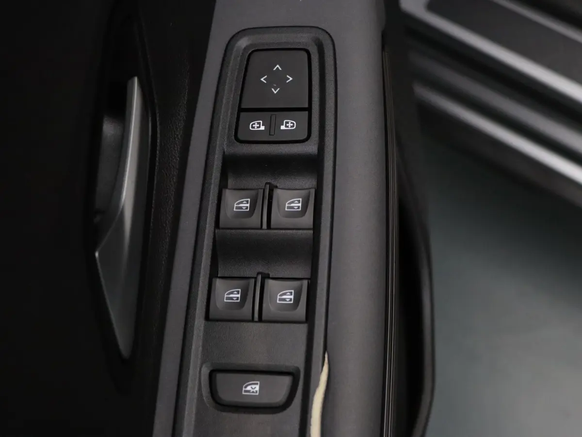 140pk Hybrid Extreme 7p. Apple Carplay/Android Auto | Climate