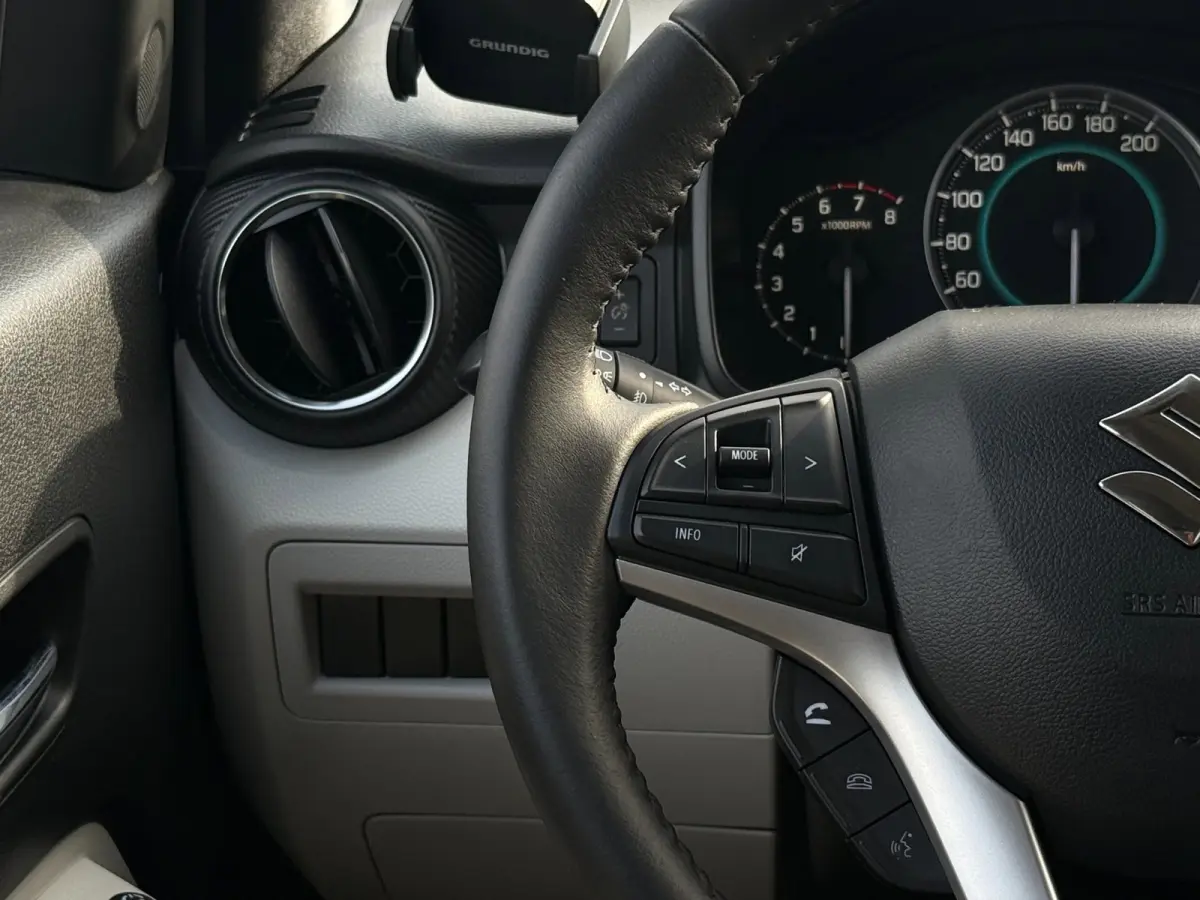 1.2 Stijl | Camera | Carplay | Navi | Cruise Control | Trekhaak | Automaat |