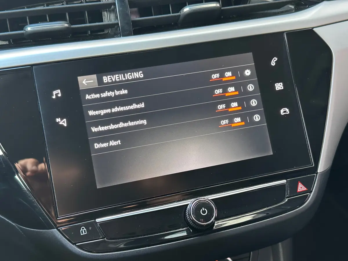 1.2 Elegance Automaat Navi Airco Carplay PDC