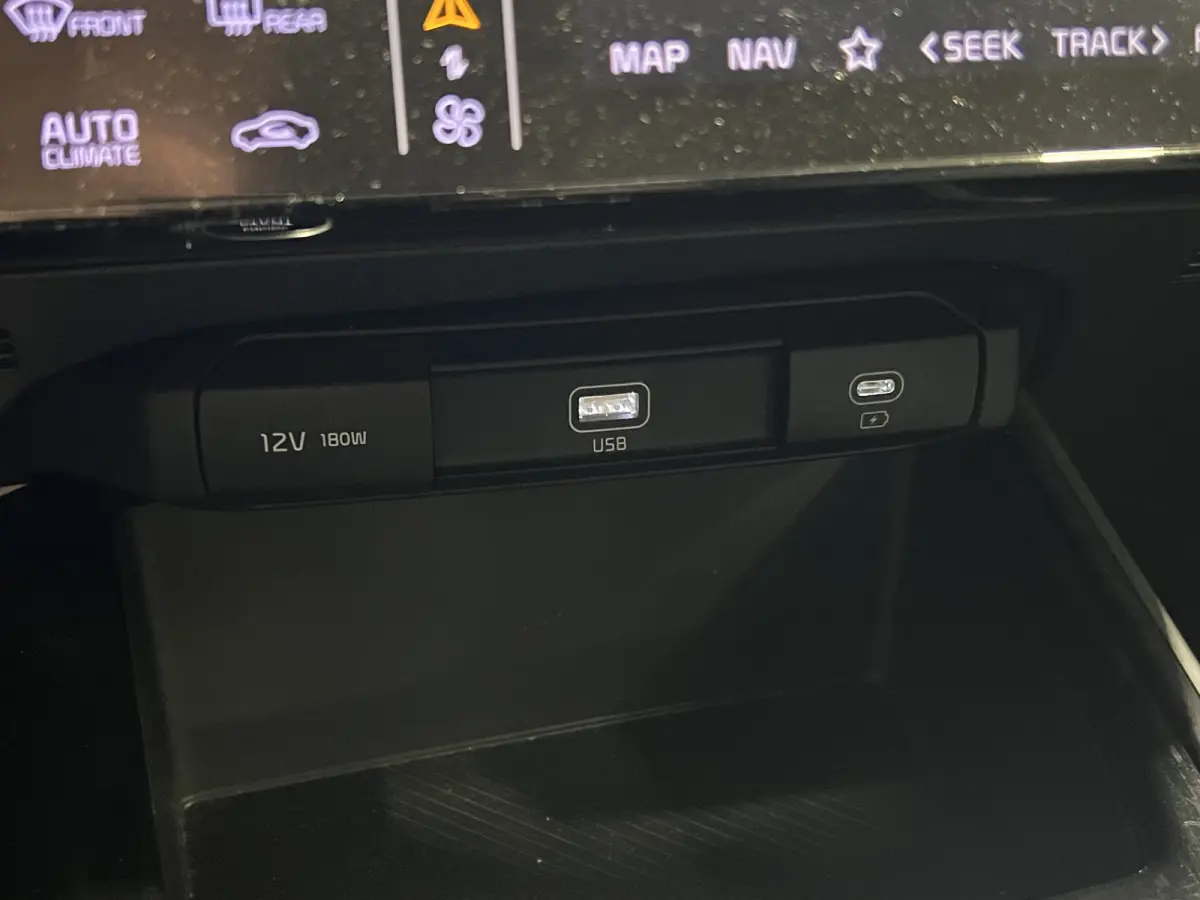 1.6 GDi Hybrid DynamicLine | Achteruitrijcamera | Cruise Control | 1/2 lederen bekleding |