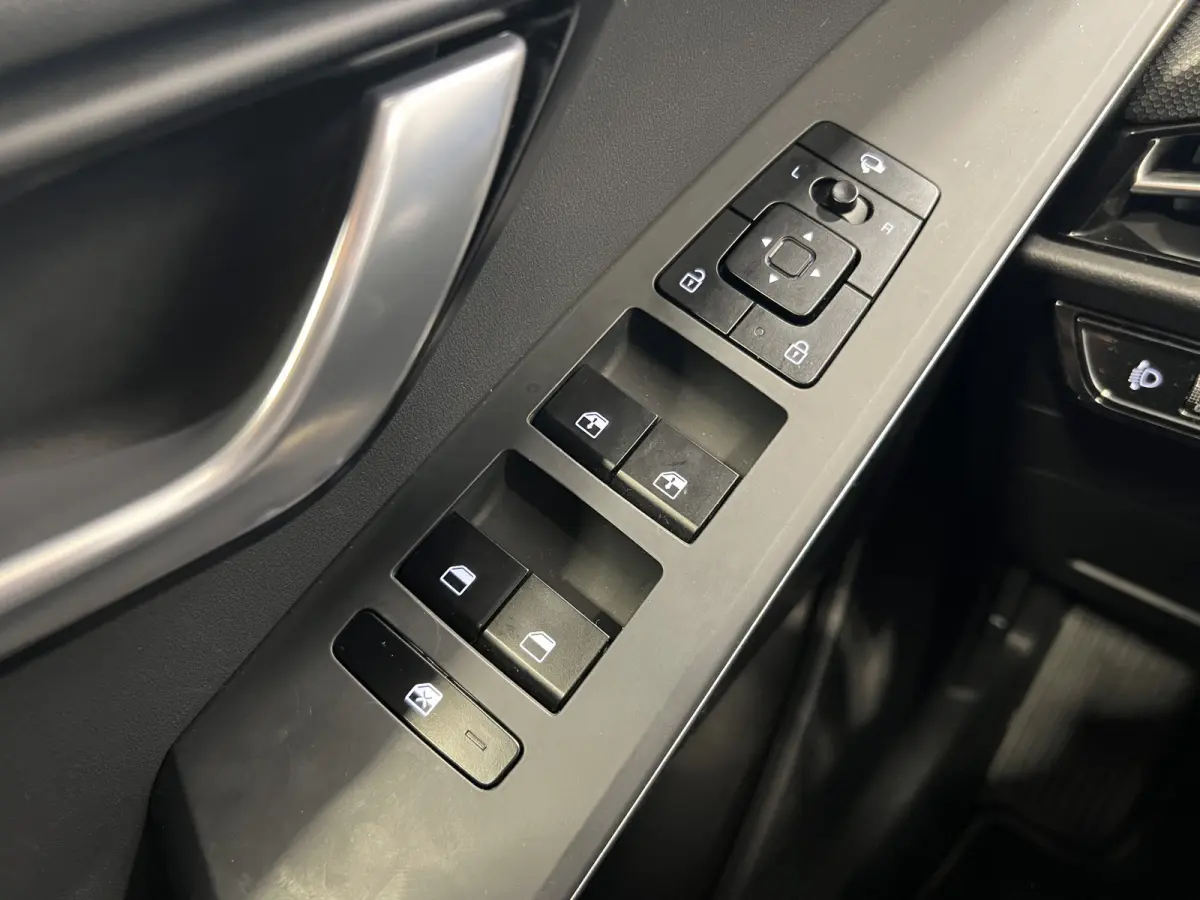 1.6 GDi Hybrid DynamicLine | Achteruitrijcamera | Cruise Control | 1/2 lederen bekleding |