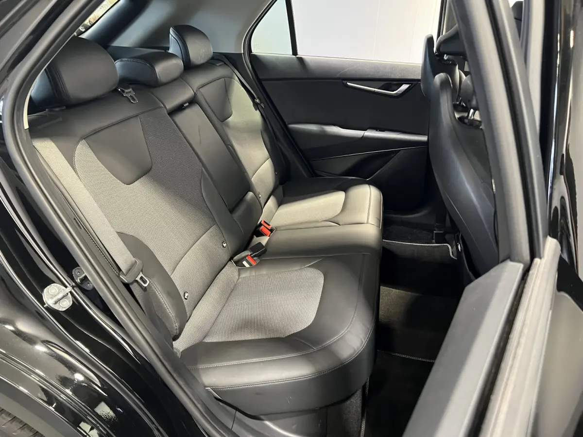 1.6 GDi Hybrid DynamicLine | Achteruitrijcamera | Cruise Control | 1/2 lederen bekleding |