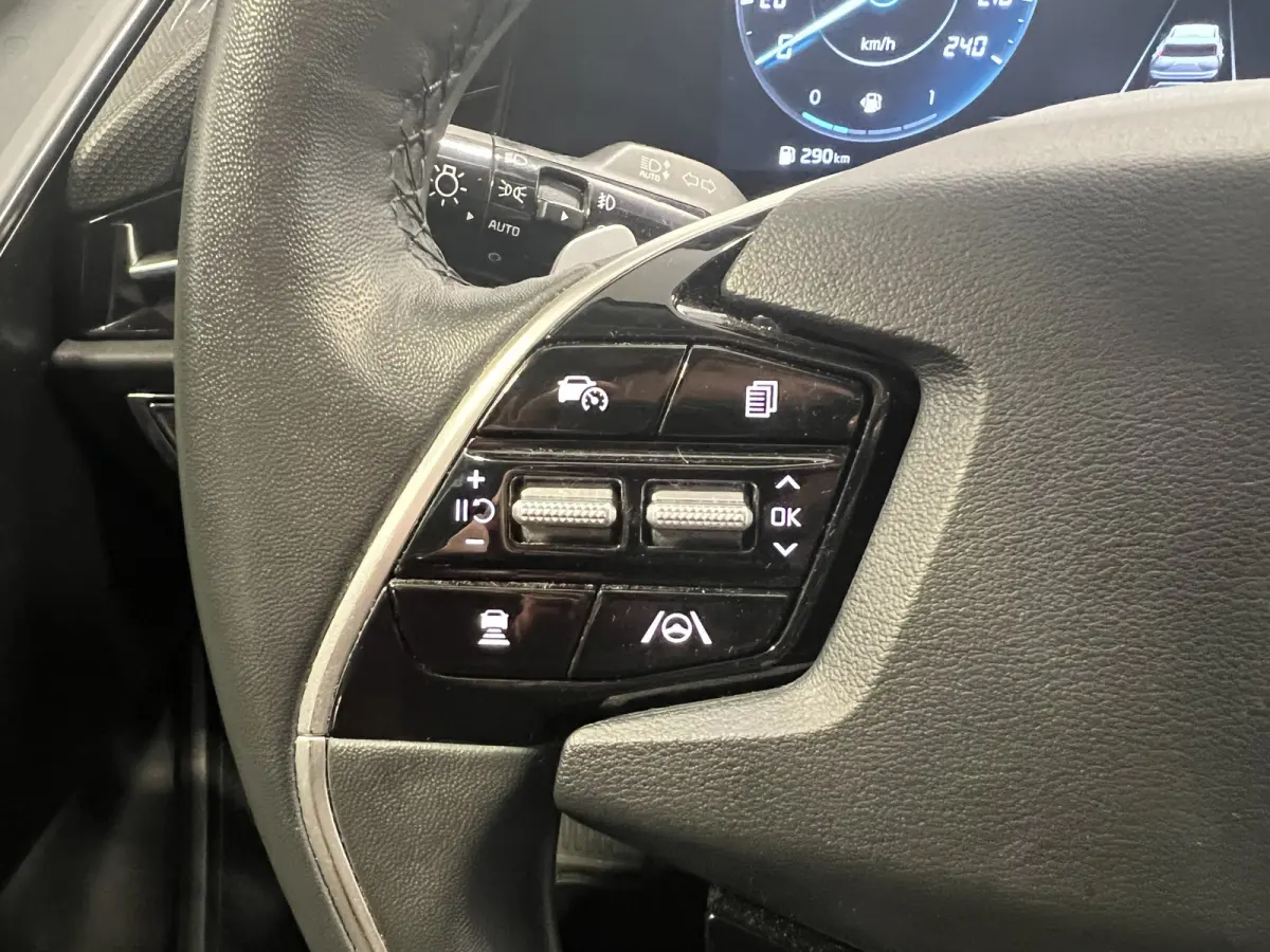 1.6 GDi Hybrid DynamicLine | Achteruitrijcamera | Cruise Control | 1/2 lederen bekleding |