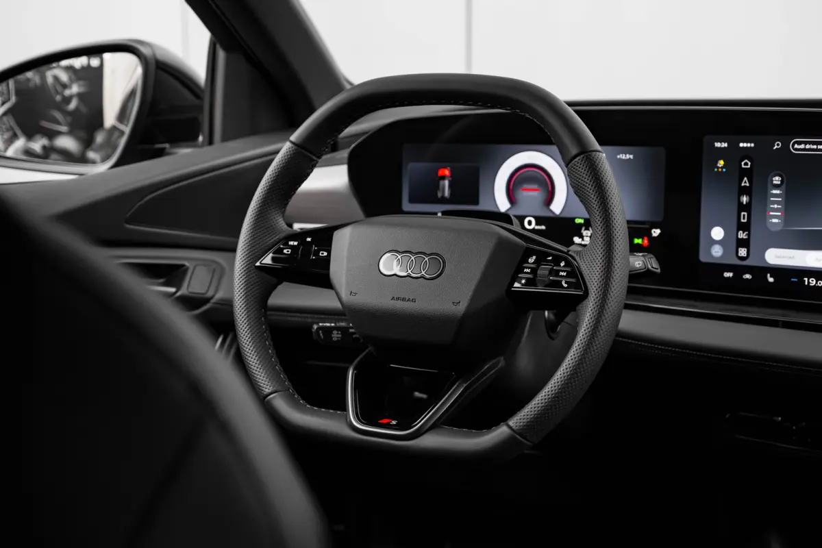 S edition Performance 100 kWh 225 kW / 306 pk | Adaptive air suspension | Adaptive cruise control | Audi sound system