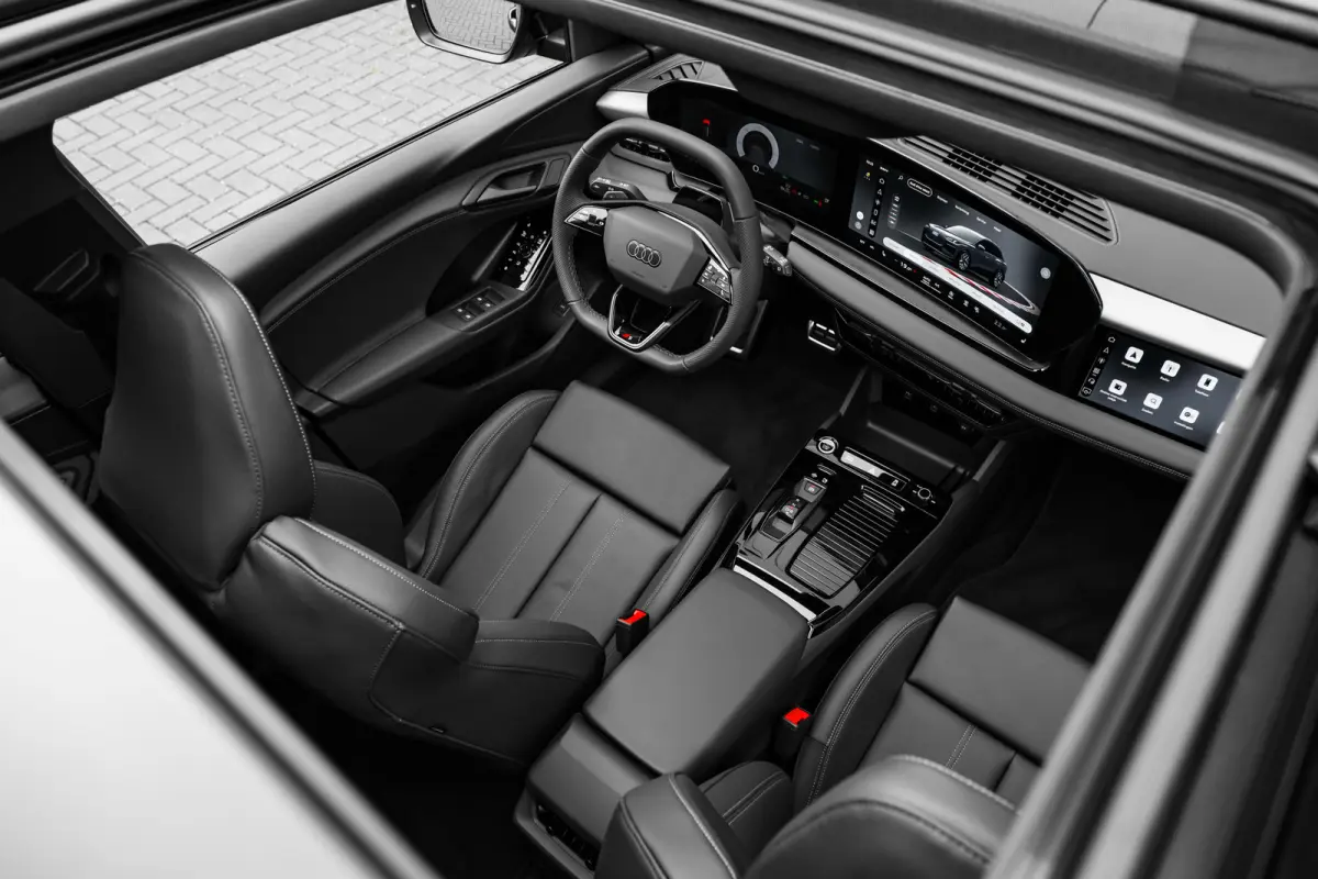 S edition Performance 100 kWh 225 kW / 306 pk | Adaptive air suspension | Adaptive cruise control | Audi sound system