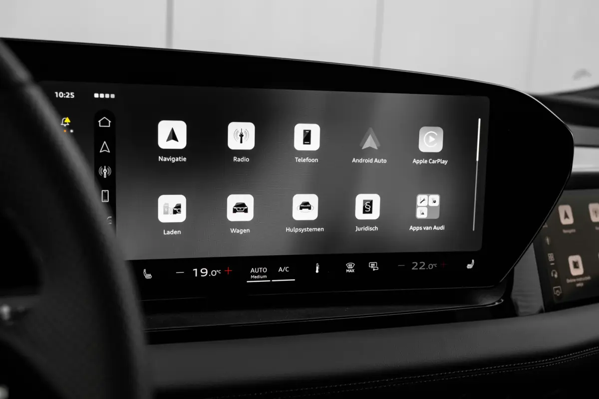 S edition Performance 100 kWh 225 kW / 306 pk | Adaptive air suspension | Adaptive cruise control | Audi sound system