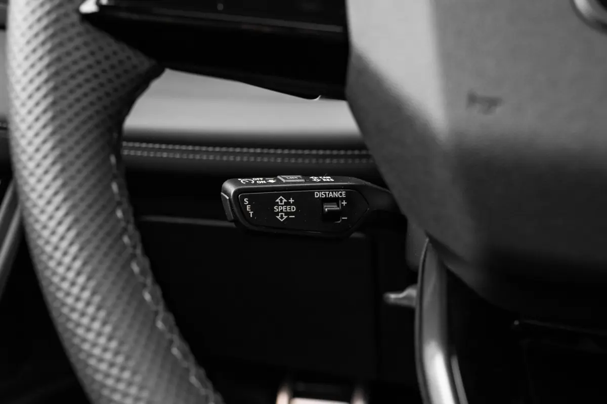 S edition Performance 100 kWh 225 kW / 306 pk | Adaptive air suspension | Adaptive cruise control | Audi sound system