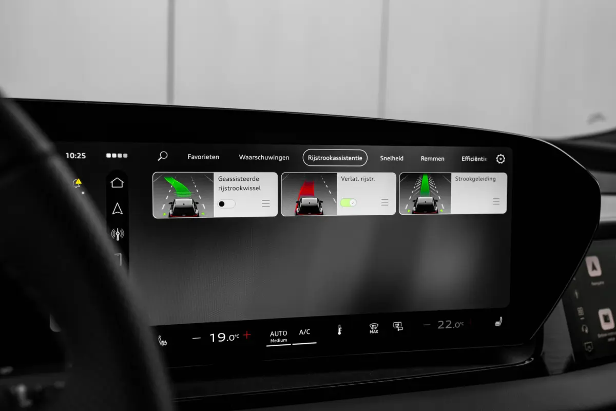 S edition Performance 100 kWh 225 kW / 306 pk | Adaptive air suspension | Adaptive cruise control | Audi sound system
