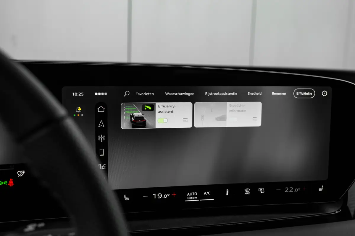 S edition Performance 100 kWh 225 kW / 306 pk | Adaptive air suspension | Adaptive cruise control | Audi sound system