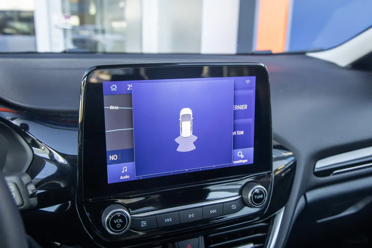 1.0 EcoBoost Titanium | Panoramadak | Apple Carplay/Android Auto | Cruise control | Navigatie | Parkeersensoren | Airco (automatisch) | Apple Carplay/Android Auto|telefoonintegratie premium 