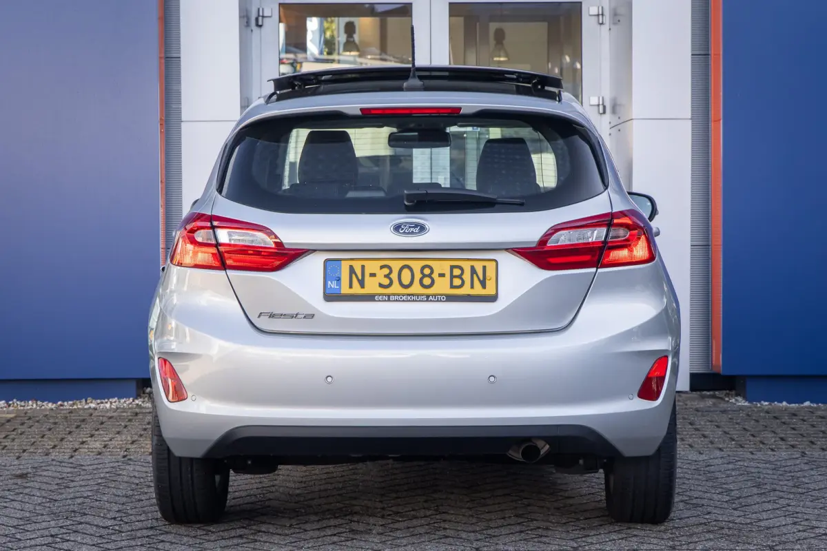 1.0 EcoBoost Titanium | Panoramadak | Apple Carplay/Android Auto | Cruise control | Navigatie | Parkeersensoren | Airco (automatisch) | Apple Carplay/Android Auto|telefoonintegratie premium 