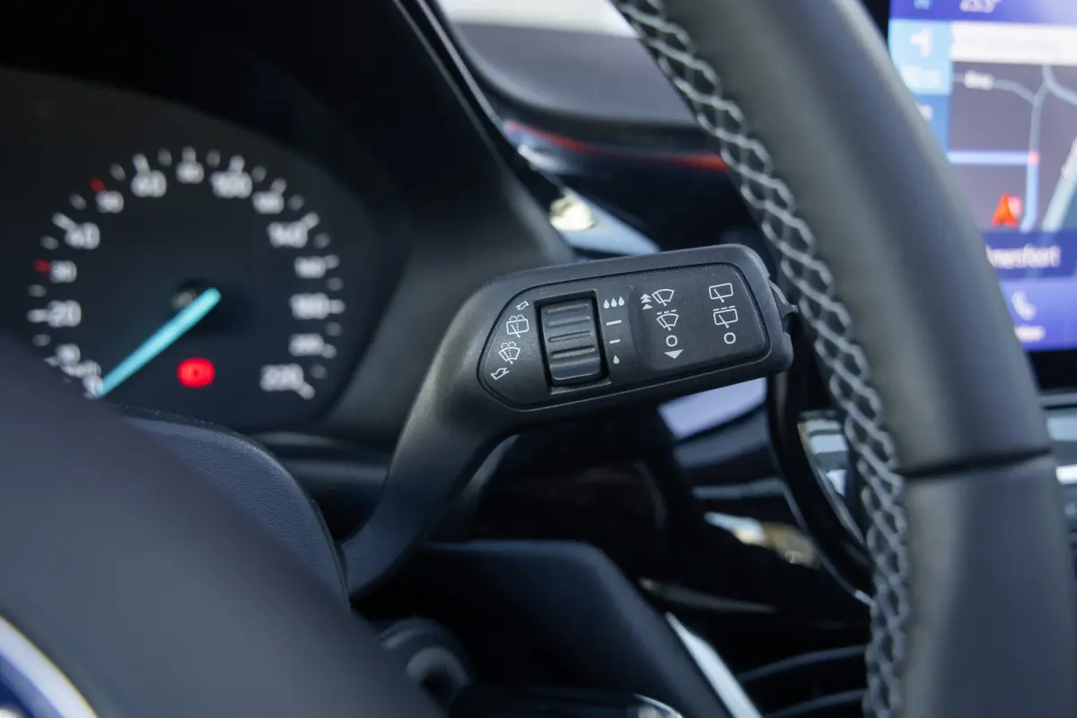 1.0 EcoBoost Titanium | Panoramadak | Apple Carplay/Android Auto | Cruise control | Navigatie | Parkeersensoren | Airco (automatisch) | Apple Carplay/Android Auto|telefoonintegratie premium 