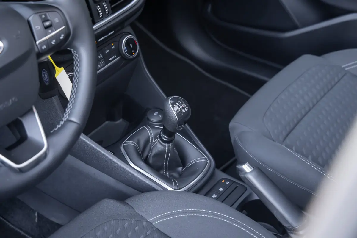 1.0 EcoBoost Titanium | Panoramadak | Apple Carplay/Android Auto | Cruise control | Navigatie | Parkeersensoren | Airco (automatisch) | Apple Carplay/Android Auto|telefoonintegratie premium 
