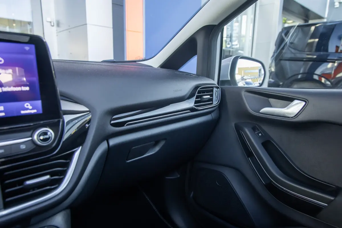 1.0 EcoBoost Titanium | Panoramadak | Apple Carplay/Android Auto | Cruise control | Navigatie | Parkeersensoren | Airco (automatisch) | Apple Carplay/Android Auto|telefoonintegratie premium 