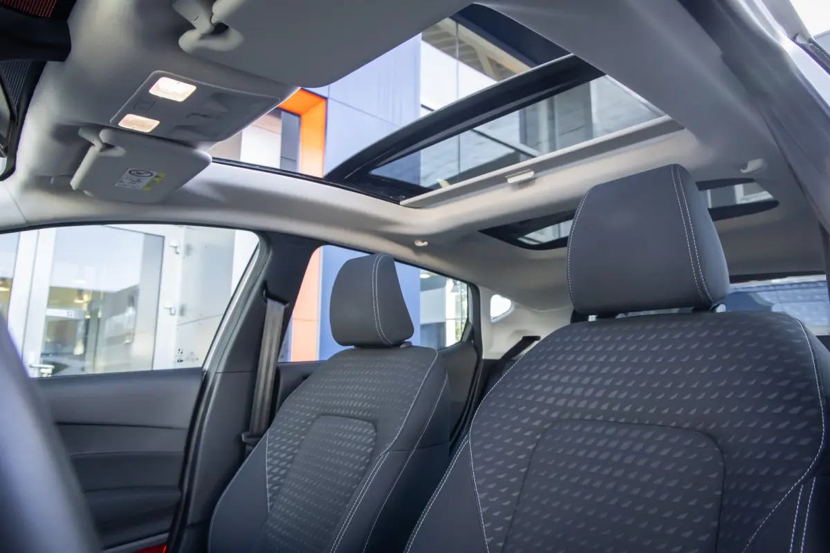 1.0 EcoBoost Titanium | Panoramadak | Apple Carplay/Android Auto | Cruise control | Navigatie | Parkeersensoren | Airco (automatisch) | Apple Carplay/Android Auto|telefoonintegratie premium 