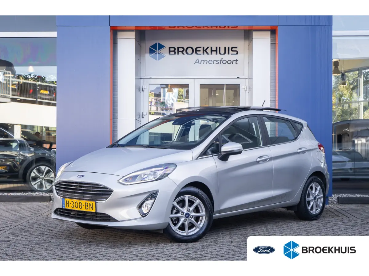 1.0 EcoBoost Titanium | Panoramadak | Apple Carplay/Android Auto | Cruise control | Navigatie | Parkeersensoren | Airco (automatisch) | Apple Carplay/Android Auto|telefoonintegratie premium 