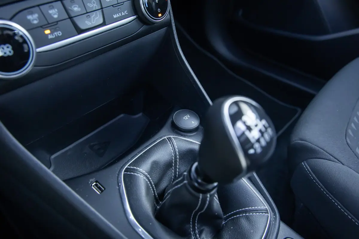 1.0 EcoBoost Titanium | Panoramadak | Apple Carplay/Android Auto | Cruise control | Navigatie | Parkeersensoren | Airco (automatisch) | Apple Carplay/Android Auto|telefoonintegratie premium 