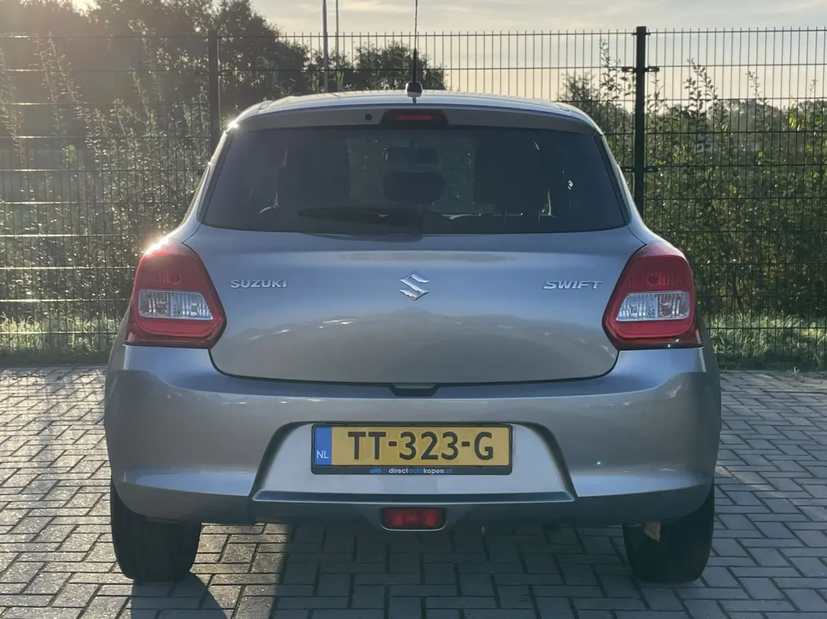 1.2 Select | Camera | Carplay | Airco | Stoelverwarming |