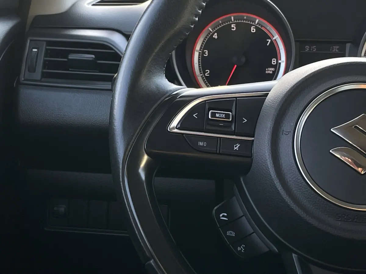 1.2 Select | Camera | Carplay | Airco | Stoelverwarming |
