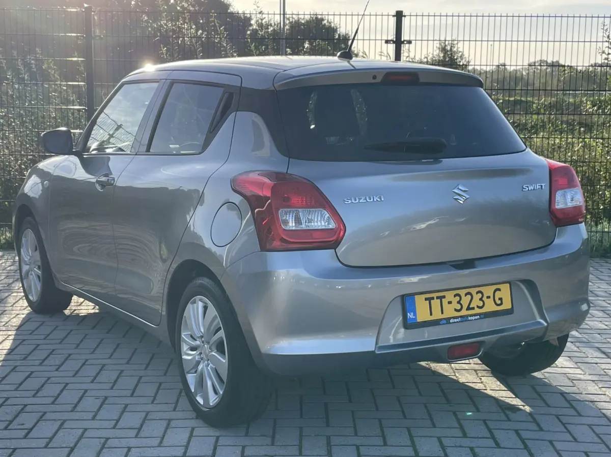 1.2 Select | Camera | Carplay | Airco | Stoelverwarming |