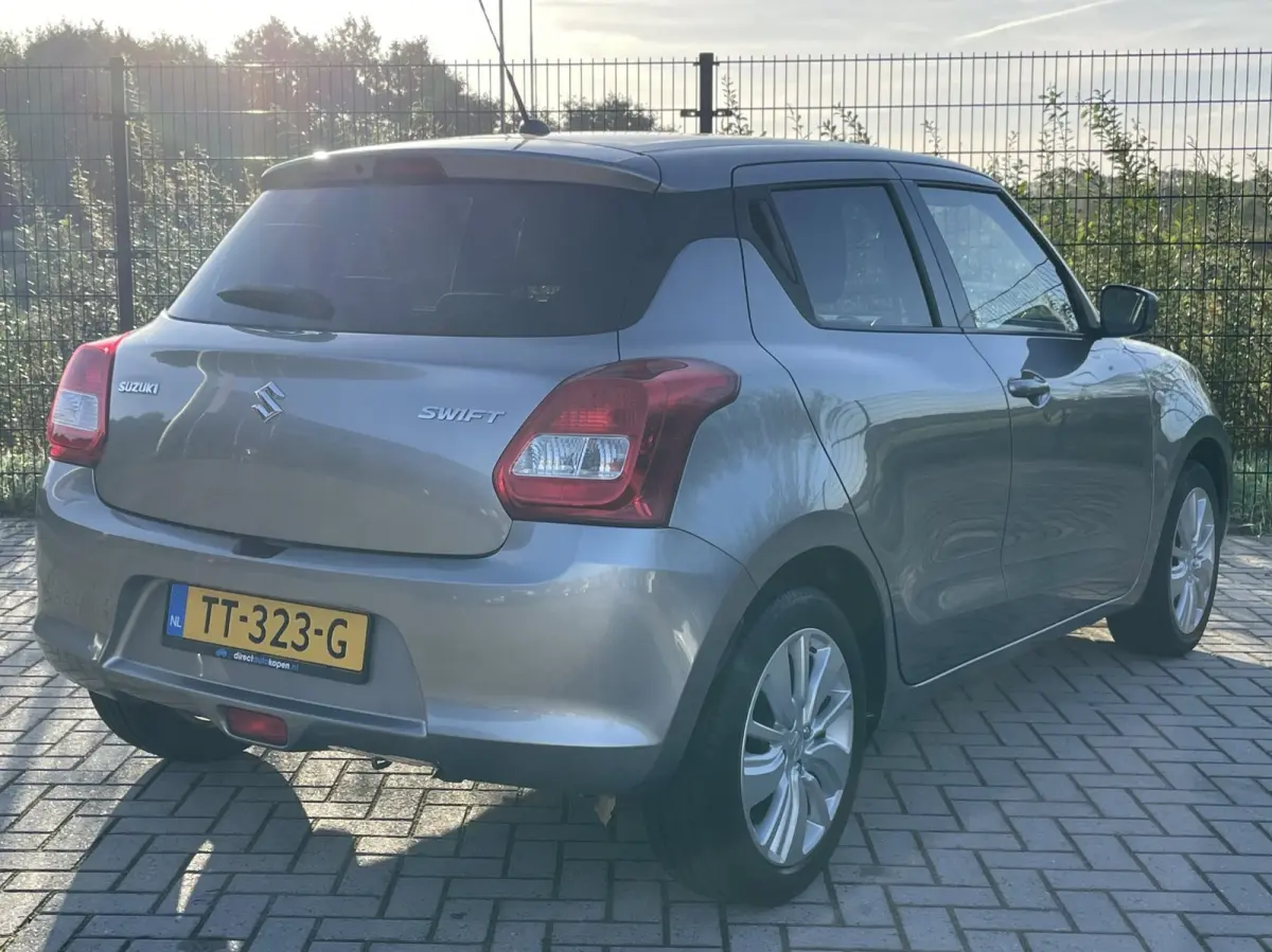 1.2 Select | Camera | Carplay | Airco | Stoelverwarming |