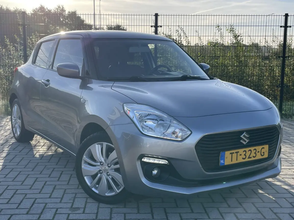 1.2 Select | Camera | Carplay | Airco | Stoelverwarming |
