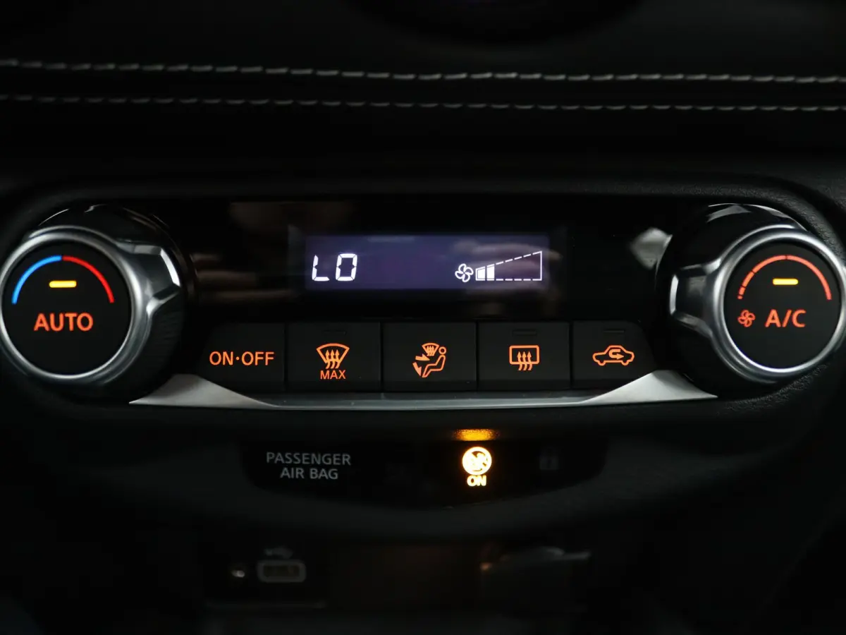 115pk Hybrid N-Connecta Apple Carplay/Android Auto | Climate