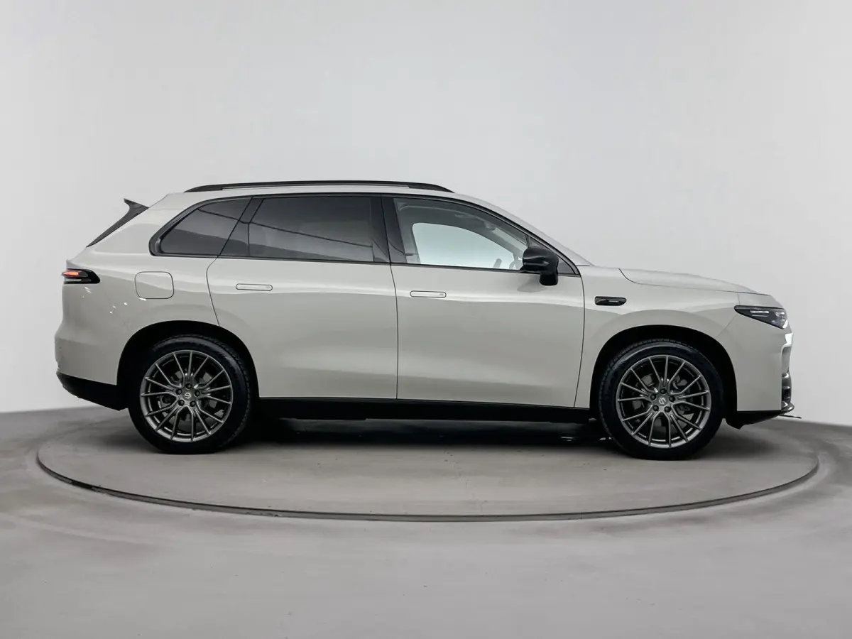 Design Plug-in Hybrid 215pk 28.4 kWh Automaat | Navigatie | Panoramadak | 360° Camera | Stoel- en stuurverwarming | Lederen elektrisch verstelbare en geventileerde stoelen | Elektrische ach